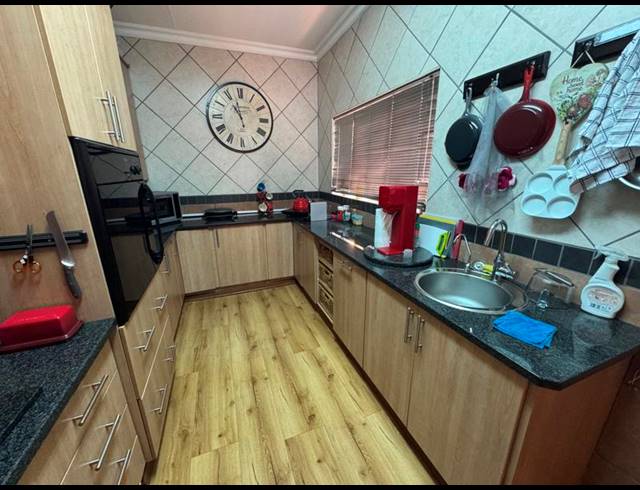 3 BEDROOM HOUSE FOR SALE IN AERORAND